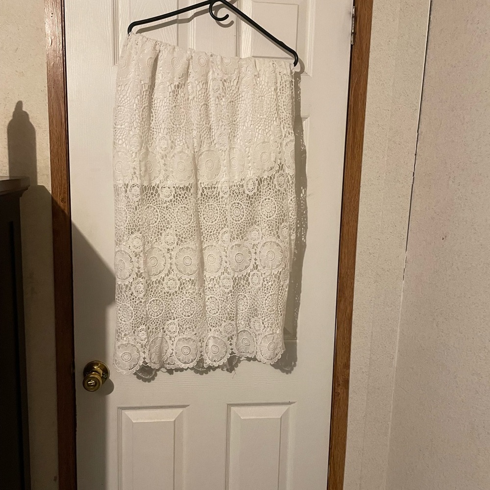 White lace skirt